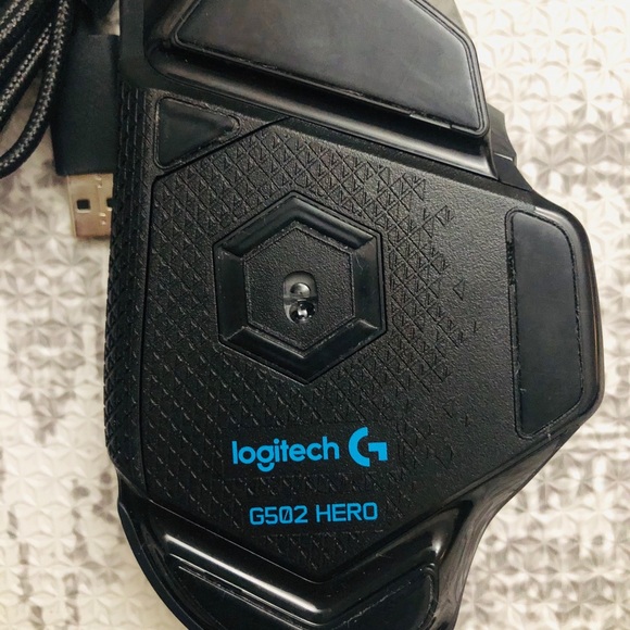 Logitech hero g502 wired gaming mouse - Picture 4 of 4